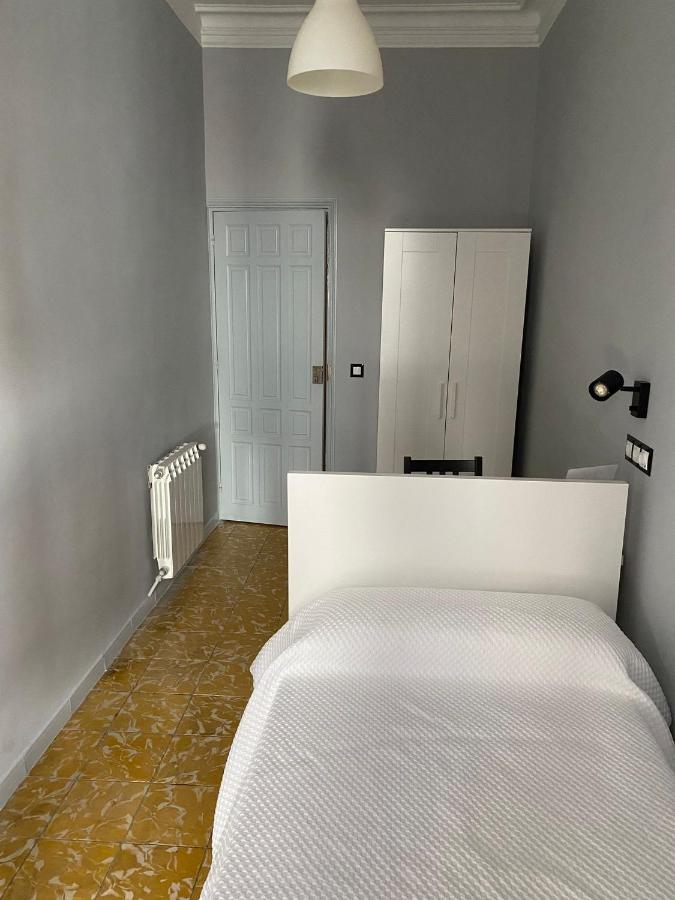 Hostal Yolanda Otel Madrid Dış mekan fotoğraf